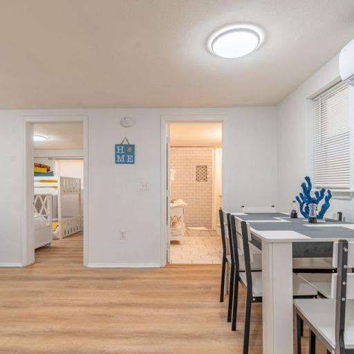 Lovely 2 Bedrooms, Steps Away From The Beach. Bradenton Beach Eksteriør bilde