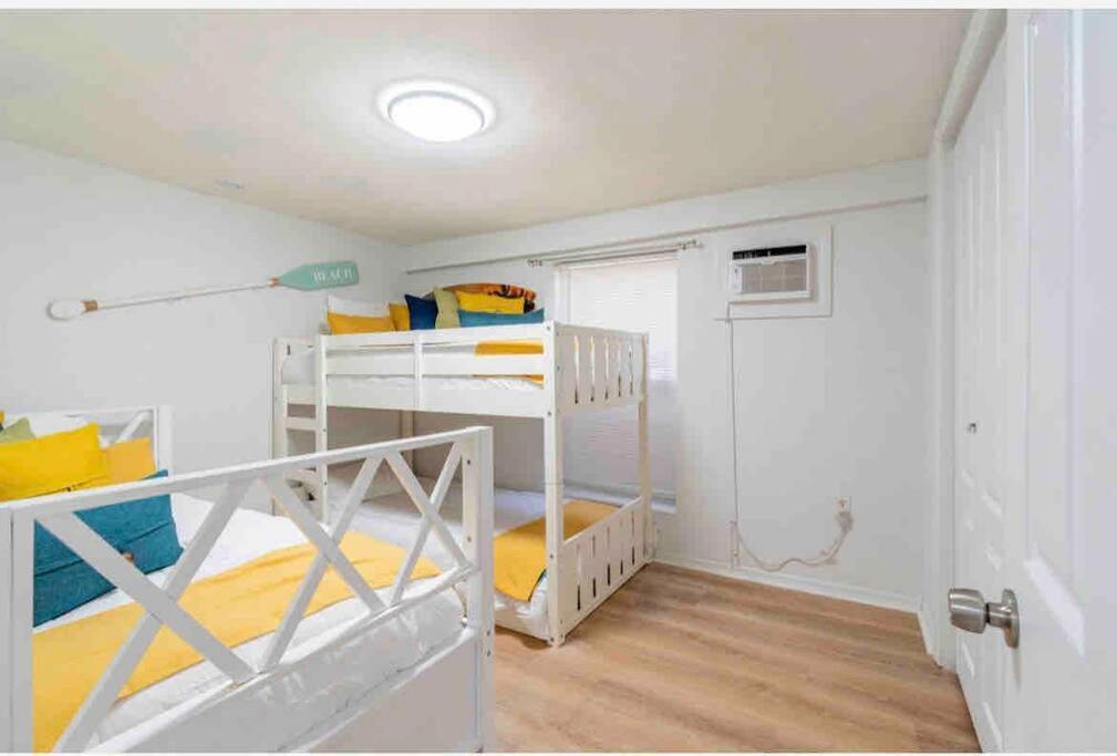 Lovely 2 Bedrooms, Steps Away From The Beach. Bradenton Beach Eksteriør bilde