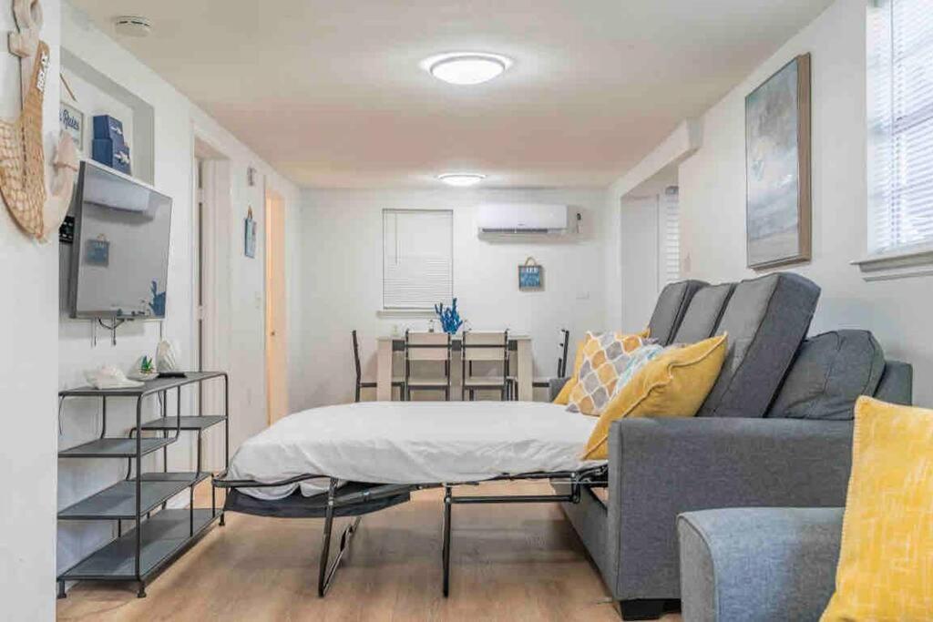 Lovely 2 Bedrooms, Steps Away From The Beach. Bradenton Beach Eksteriør bilde