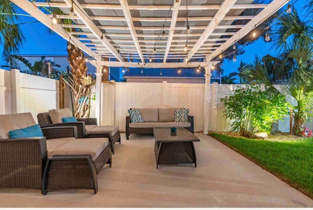 Lovely 2 Bedrooms, Steps Away From The Beach. Bradenton Beach Eksteriør bilde