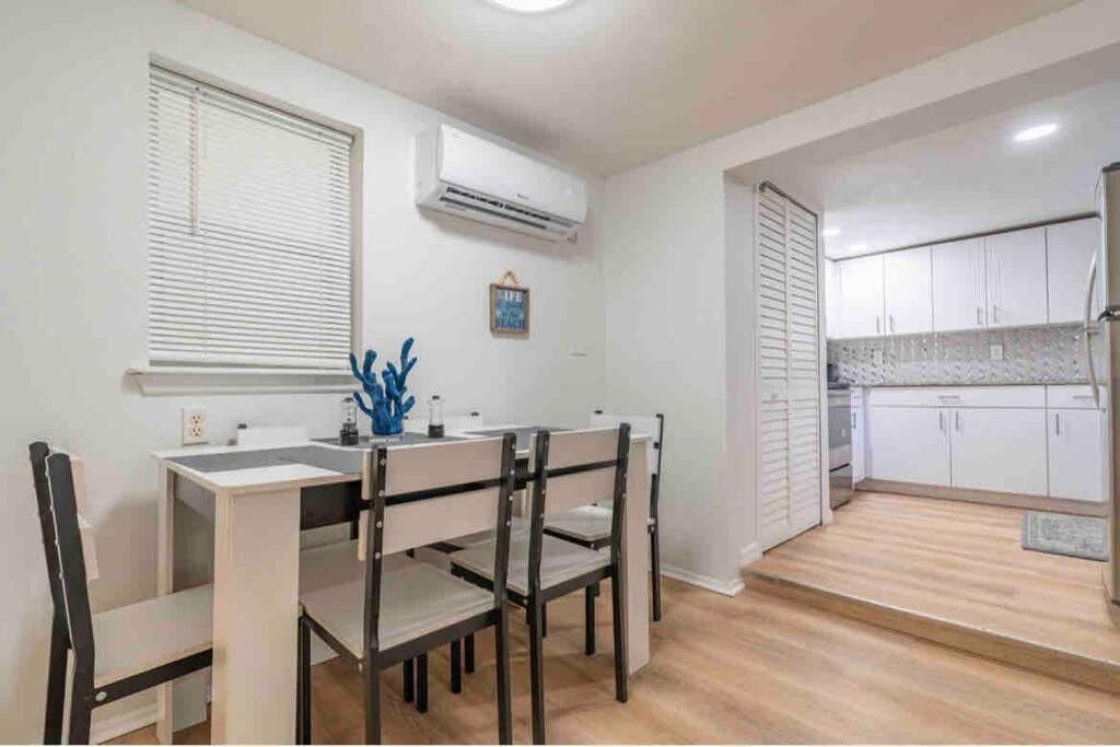 Lovely 2 Bedrooms, Steps Away From The Beach. Bradenton Beach Eksteriør bilde