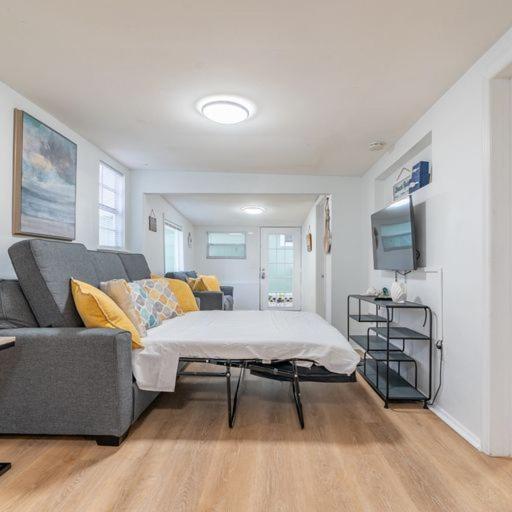 Lovely 2 Bedrooms, Steps Away From The Beach. Bradenton Beach Eksteriør bilde