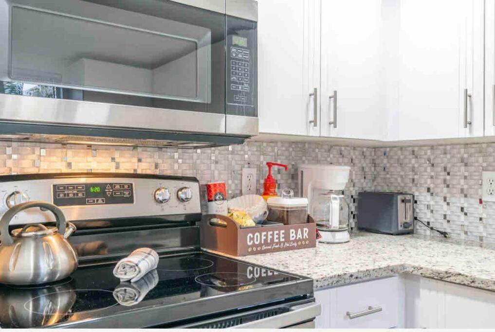 Lovely 2 Bedrooms, Steps Away From The Beach. Bradenton Beach Eksteriør bilde